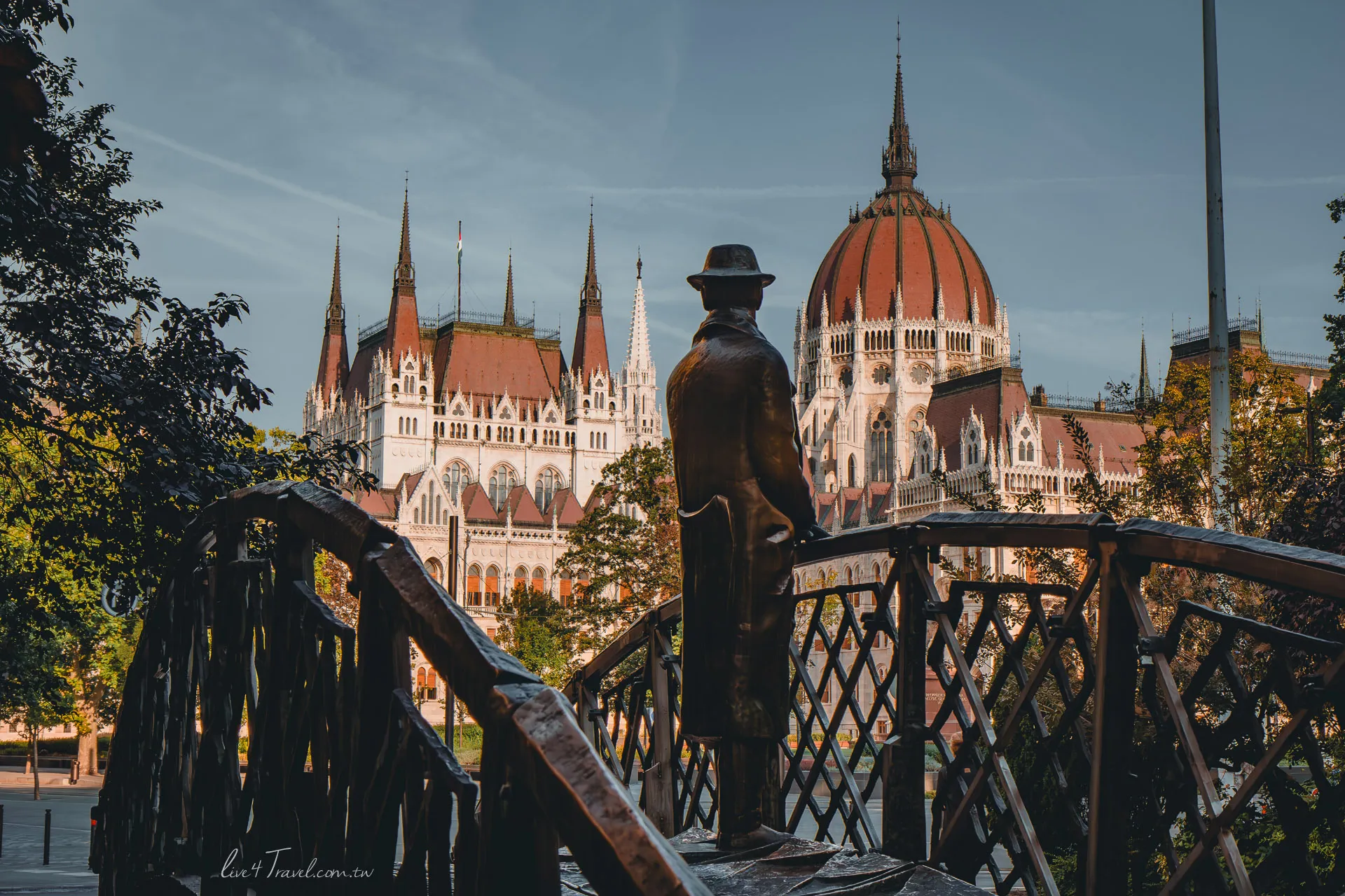 伊姆雷·納吉雕像